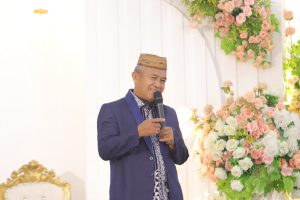 Prof. Sofyan A.P. Kau: “Gelar Tanpa Manfaat Tak Ada Artinya” – Pesan Haru Dekan Syariah untuk 110 Wisudawan